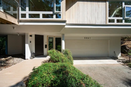 Backyard Photo of 5061 Bear Lane, West Vancouver, BC