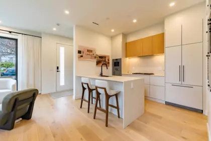 Kitchen Island Photo of 858 W 64th Avenue, Vancouver, BC