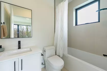 Laundry Room Photo of 858 W 64th Avenue, Vancouver, BC