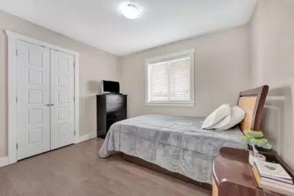 Entry Foyer Photo of 221 Campbell Street, New Westminster, BC
