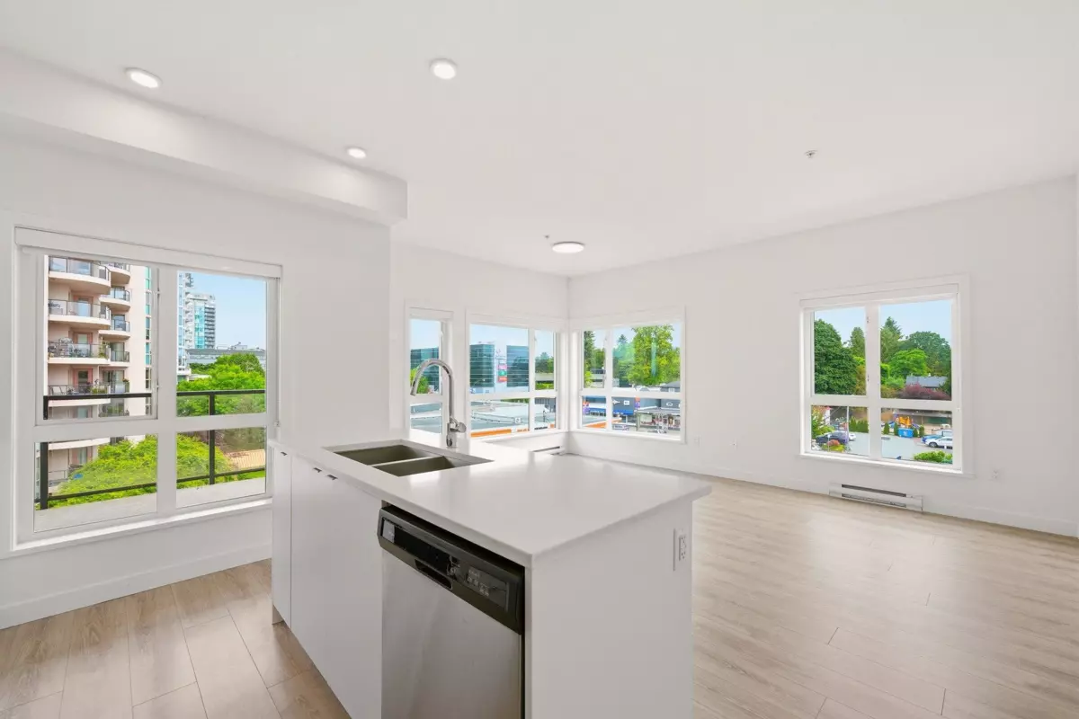 Living Room Photo of 501 610 Brantford Street, New Westminster, BC