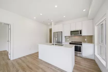 Kitchen Island Photo of 501 610 Brantford Street, New Westminster, BC