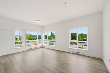 Walk-In Closet Photo of 501 610 Brantford Street, New Westminster, BC