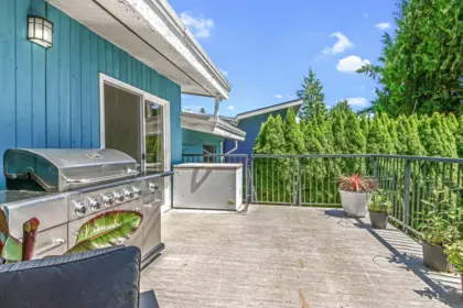 Garage Interior Photo of 32600 Willingdon Crescent, Abbotsford, BC