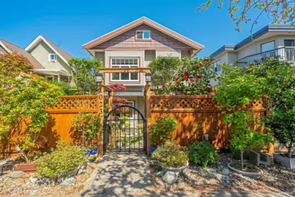 1023 E 8th Avenue, Vancouver, BC, Vancouver — Half Duplex for sale