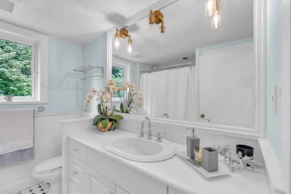 Hot Tub / Spa Photo of 840 Margaree Place, West Vancouver, BC