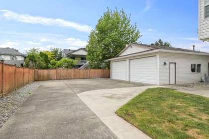 Hot Tub / Spa Photo of 5047 215 Street, Langley, BC