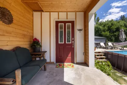 Basement Recreation Room Photo of 7596 Taylor Road, Pemberton, BC