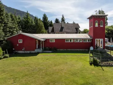 Front Yard Photo of 7596 Taylor Road, Pemberton, BC