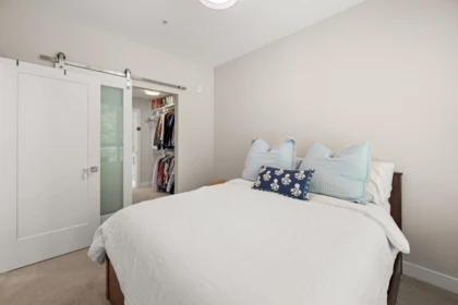 Hallway Photo of 404 15436 31 Avenue, Surrey, BC
