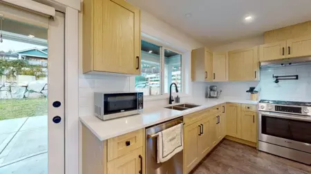 Walk-In Closet Photo of 5629 Kingbird Crescent, Sechelt, BC