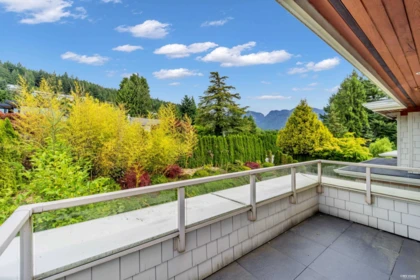 Backyard Photo of 950 Greenwood Road, West Vancouver, BC