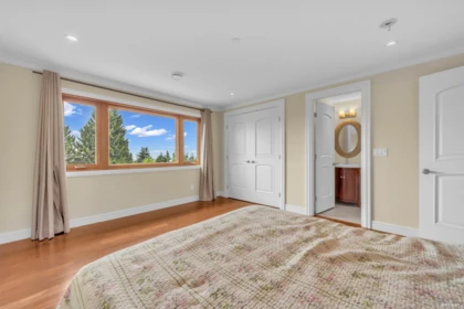 Entry Foyer Photo of 950 Greenwood Road, West Vancouver, BC
