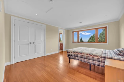 Hallway Photo of 950 Greenwood Road, West Vancouver, BC