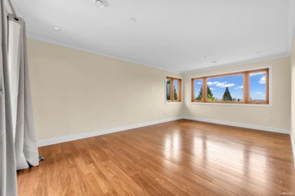 Laundry Room Photo of 950 Greenwood Road, West Vancouver, BC