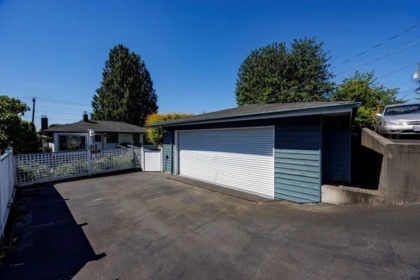 Basement Recreation Room Photo of 836 E 4th Street, North Vancouver, BC