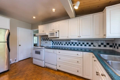 Kitchen Photo of 836 E 4th Street, North Vancouver, BC