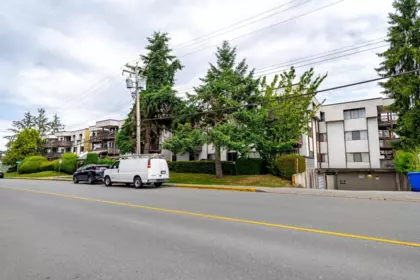 Front Yard Photo of 314 12170 222nd Street, Maple Ridge, BC