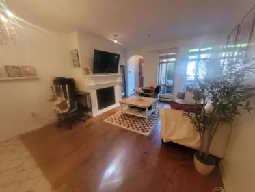 Kitchen Island Photo of 3068 W 4th Avenue, Vancouver, BC