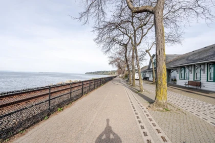 Playground / Recreational Area Near 2 14985 Victoria Avenue, White Rock, BC