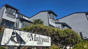 2 14985 Victoria Avenue, White Rock, BC