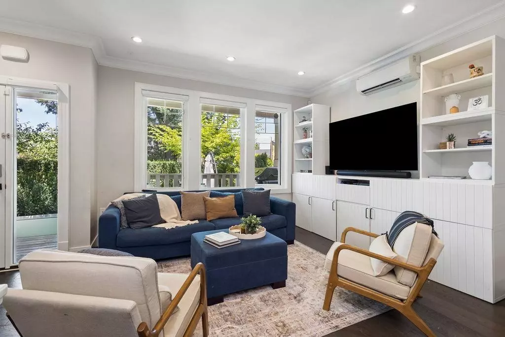 Living Room Photo of 1336 E 23 Avenue, Vancouver, BC