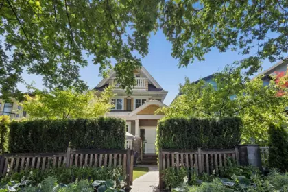 Front Yard Photo of 1336 E 23 Avenue, Vancouver, BC