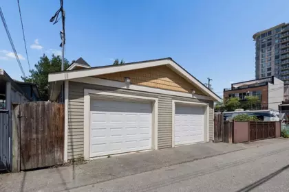 Swimming Pool Photo of 1336 E 23 Avenue, Vancouver, BC
