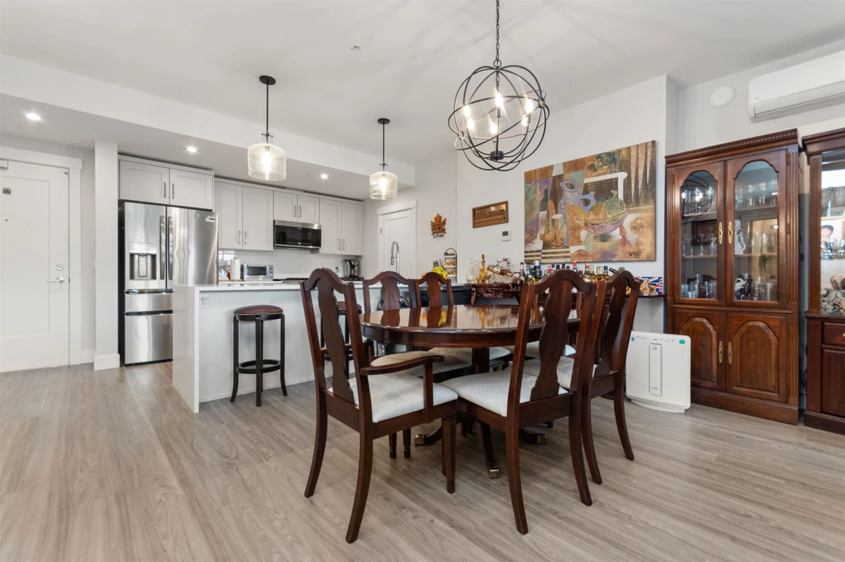Dining Area Photo of 208 45745 Watson Road, Chilliwack, BC