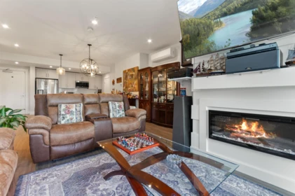 Breakfast Nook Photo of 208 45745 Watson Road, Chilliwack, BC