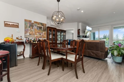 Kitchen Photo of 208 45745 Watson Road, Chilliwack, BC