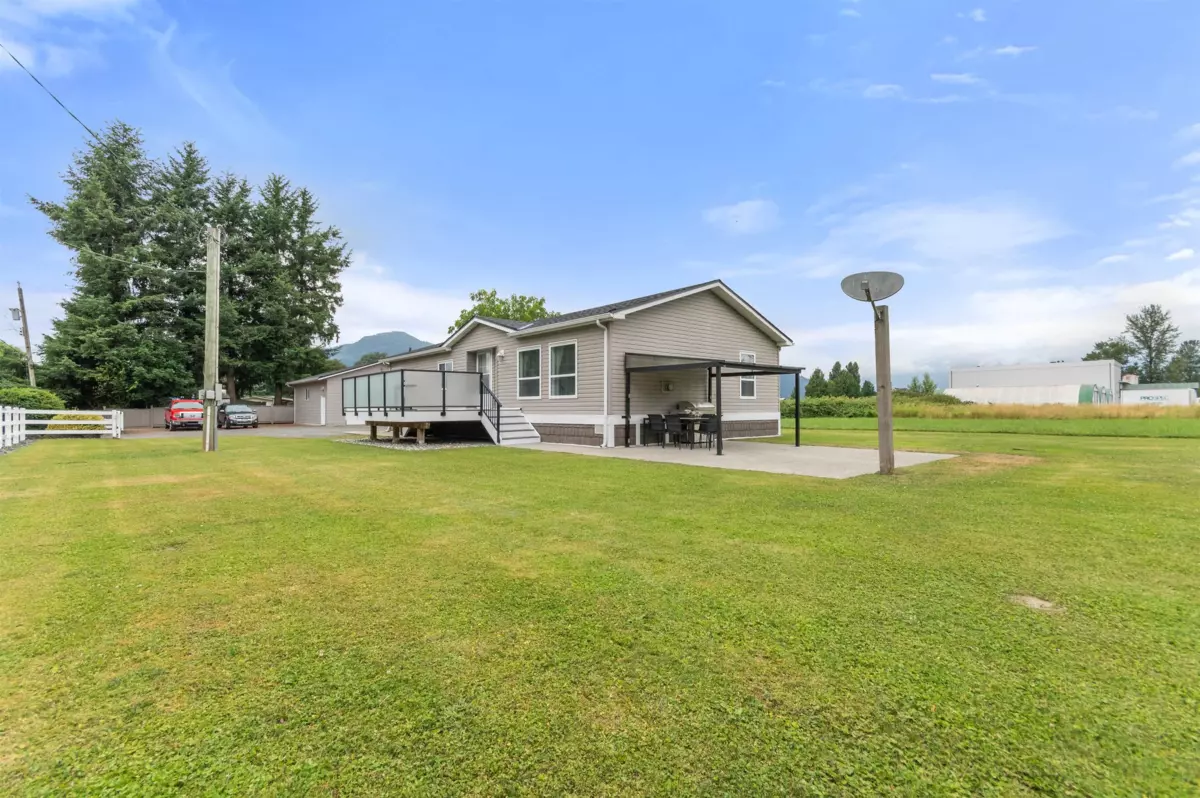 Family Room Photo of 41725 Hare Avenue, Yarrow, BC