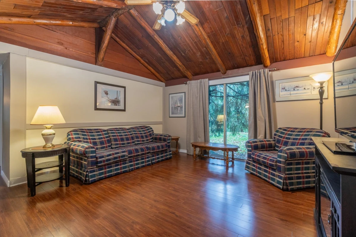 Dining Area Photo of 10821 N Popkum Road, Rosedale, BC