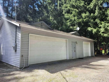 Backyard Photo of 10821 N Popkum Road, Rosedale, BC