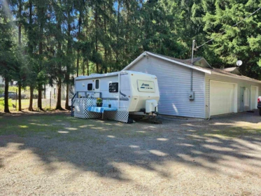Front Yard Photo of 10821 N Popkum Road, Rosedale, BC