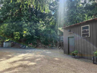 Hot Tub / Spa Photo of 10821 N Popkum Road, Rosedale, BC