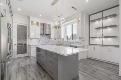 Kitchen Island Photo of 15051 63a Avenue, Surrey, BC