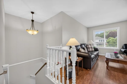 Entry Foyer Photo of 10097 Beaver Crescent, Chilliwack, BC