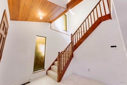 Entry Foyer Photo of 5118 Victory Street, Burnaby, BC