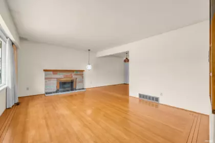 6730 6th Street, Burnaby, BC, Burnaby — Single Family Residence for sale