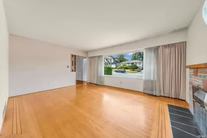 6730 6th Street, Burnaby, BC, Burnaby — Single Family Residence for sale