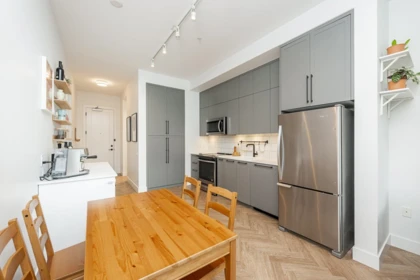 202 14968 101a Avenue, Surrey, BC, Surrey — Apartment/Condo for sale