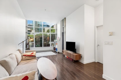 101 2077 Rosser Avenue, Burnaby, BC, Burnaby — Apartment/Condo for sale