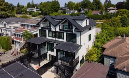 Hot Tub / Spa Photo of 3469 Arbutus Street, Vancouver, BC