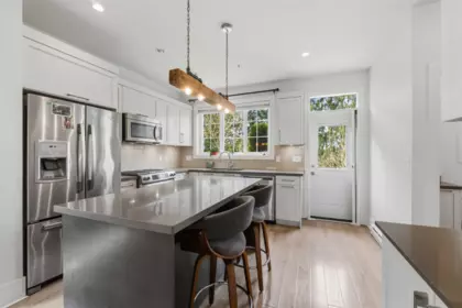 Kitchen Island Photo of 62 12161 237 Street, Maple Ridge, BC