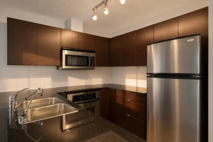 1202 4182 Dawson Street, Burnaby, BC, Burnaby — Apartment/Condo for sale