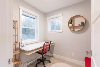 Breakfast Nook Photo of 1 950 Woodsworth Road, Gibsons, BC