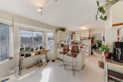 Breakfast Nook Photo of 5592 Elizabeth Street, Vancouver, BC