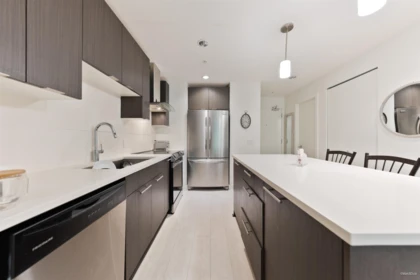 205 733 W 3rd Street, North Vancouver, BC, North Vancouver — Apartment/Condo for sale