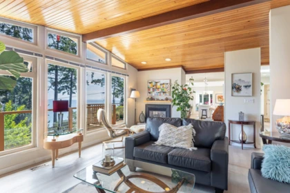 Breakfast Nook Photo of 7065 Dale Road, Sechelt, BC